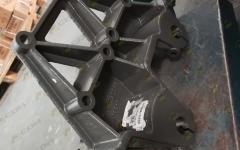 Кронштейн передней рессоры правый HOWO T5G SITRAK WG9731520043