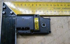 Кран отопителя HOWO WG1630840326