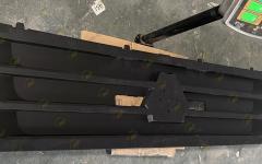 Накладка на капот радиатора (решетка) черная SITRAK 812W61150-0110